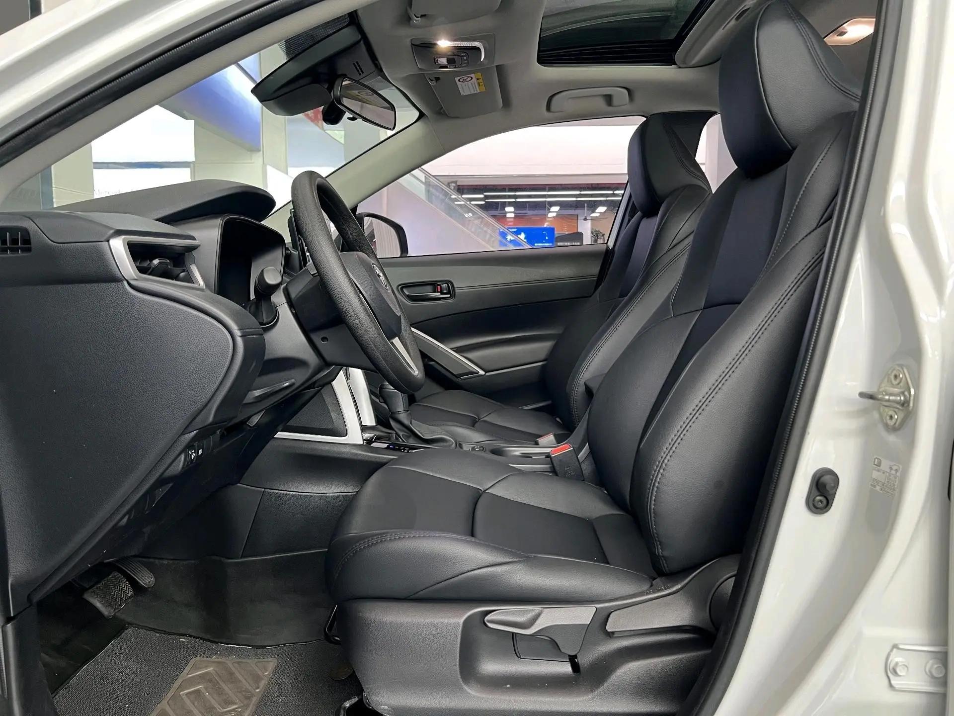 Toyota 2023 Frontlander 2.0 CVT Leading Edition Automatic 4