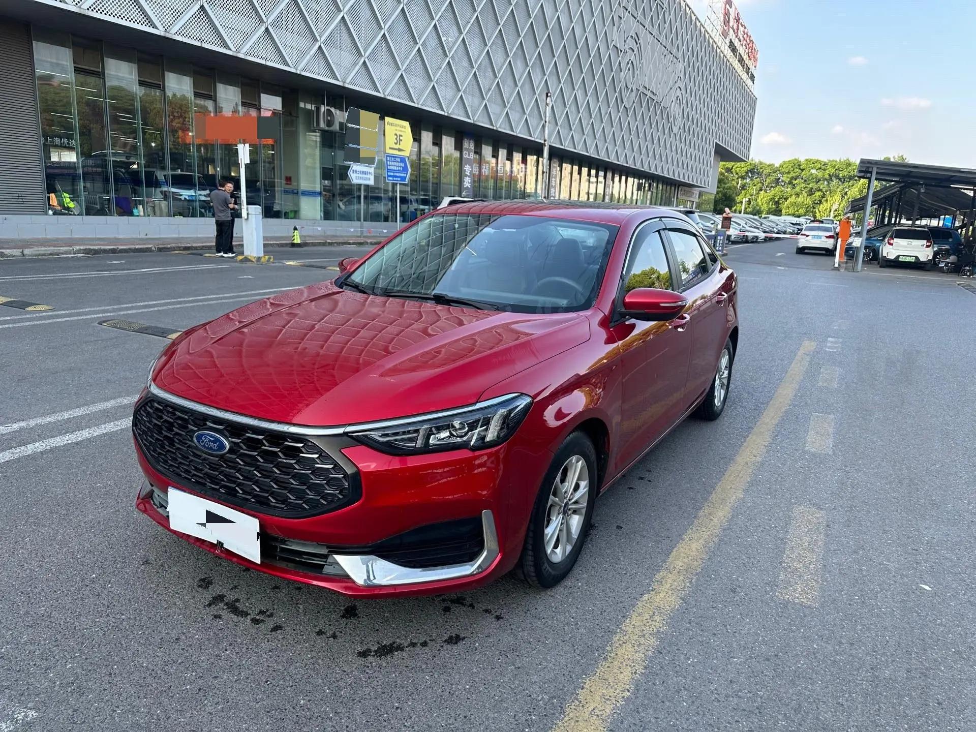 Escort 2021 1.5L Automatic Platinum Edition
