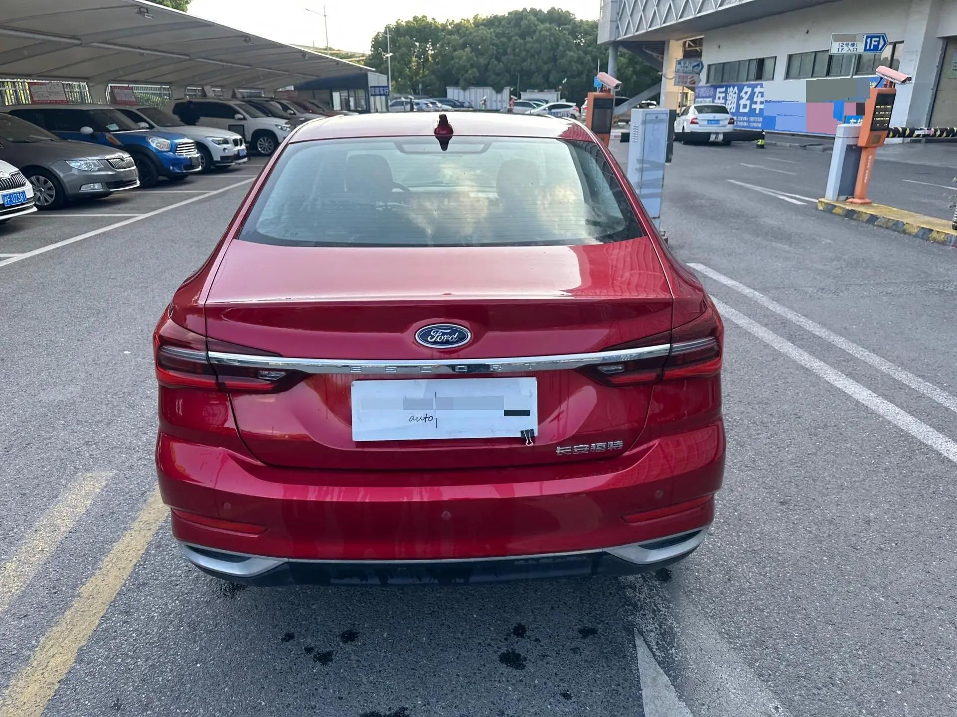 Escort 2021 1.5L Automatic Platinum Edition 9
