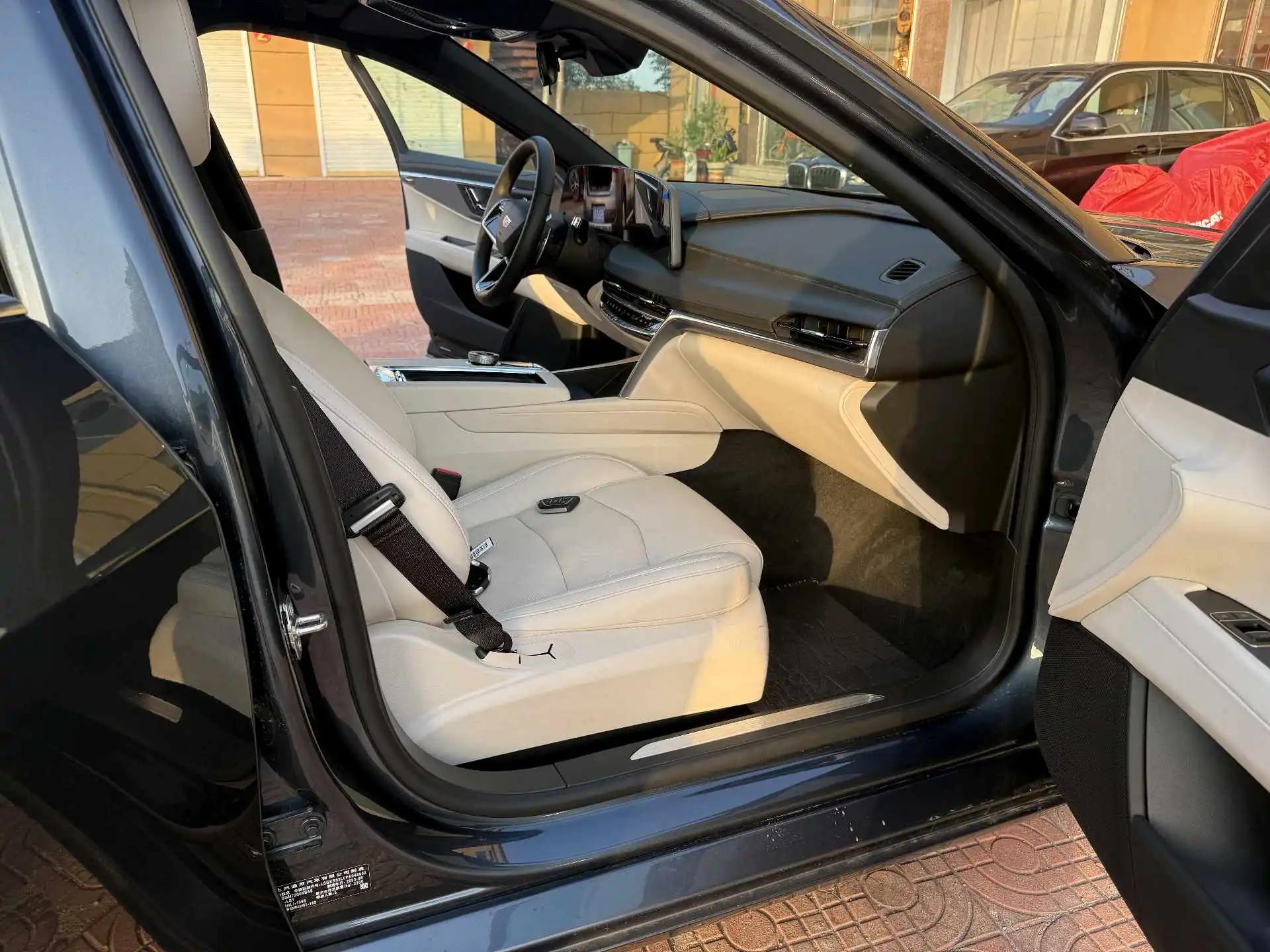 Cadillac CT6 2023 28T fashion model 11
