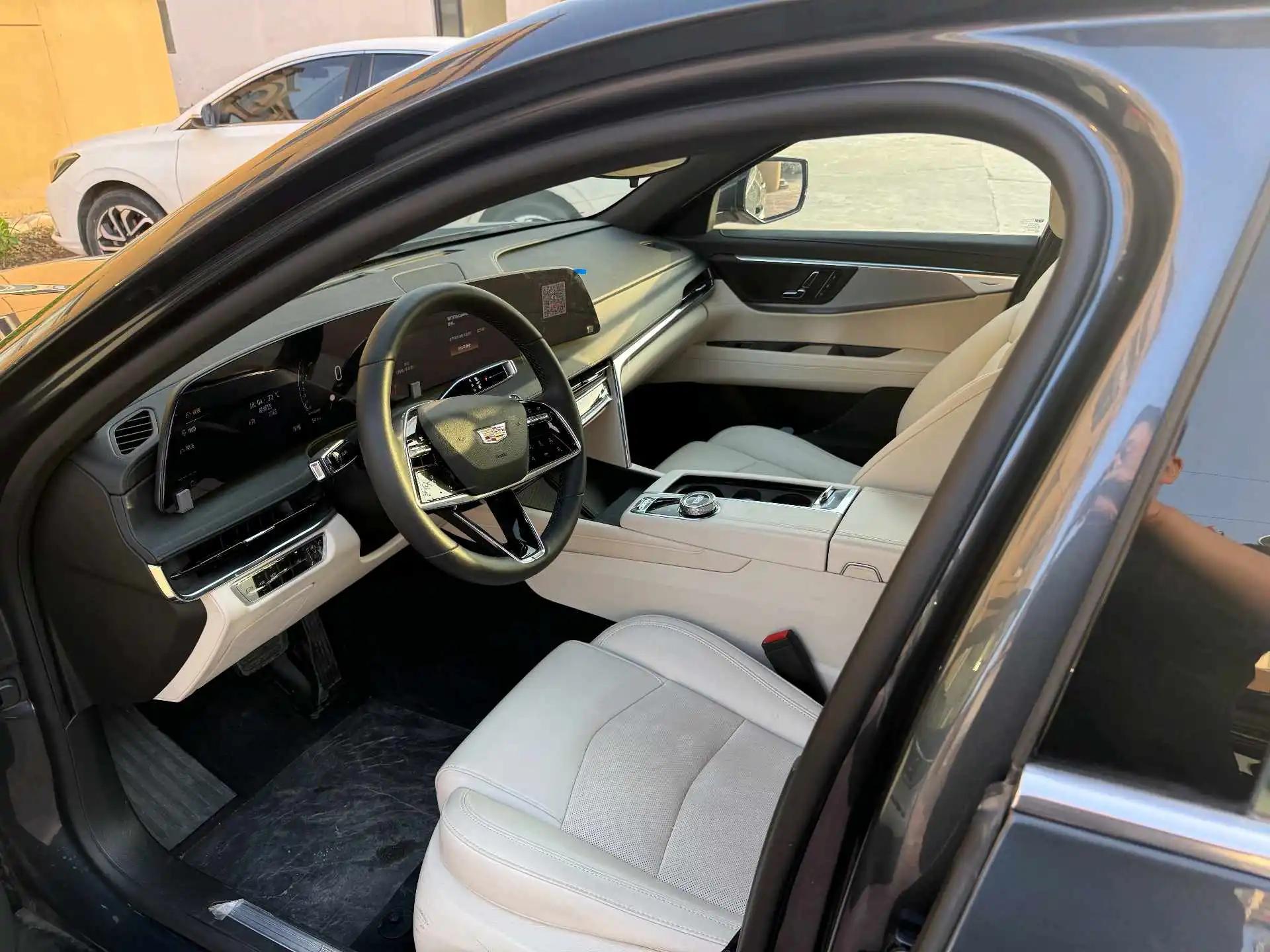 Cadillac CT6 2023 28T fashion model 7