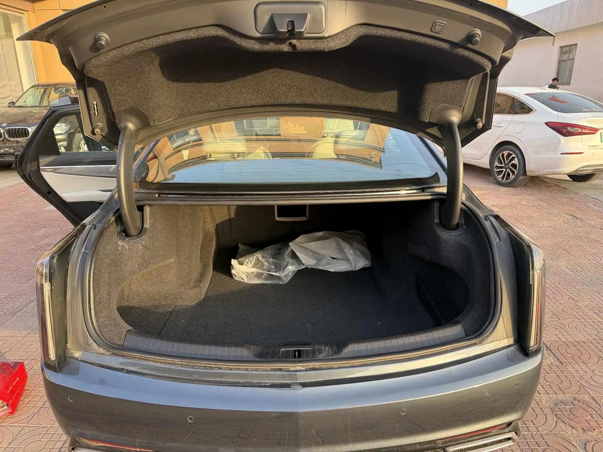 Cadillac CT6 2023 28T fashion model 9