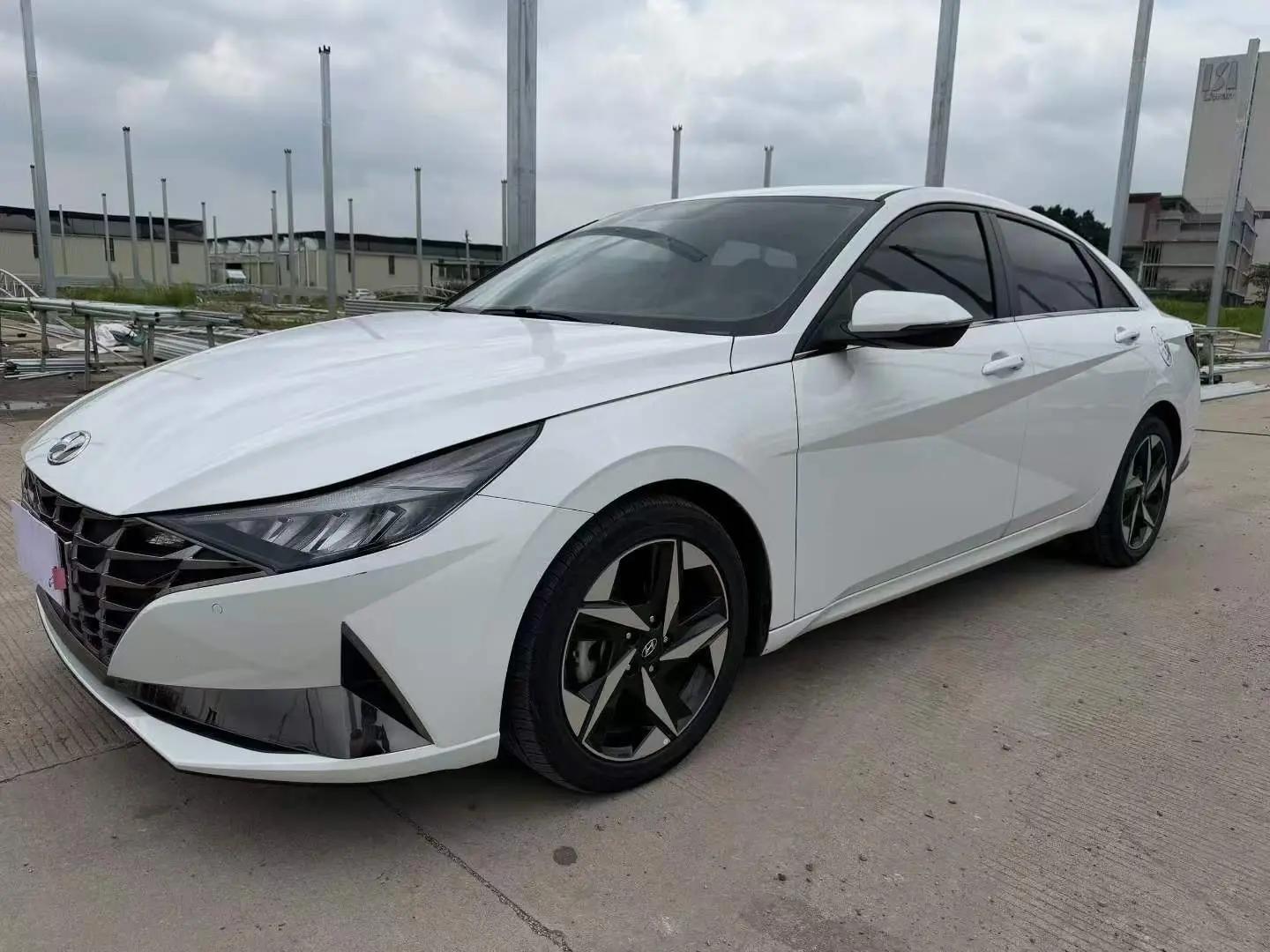 Elantra 2023 1.5L CVT GLS Leading Edition