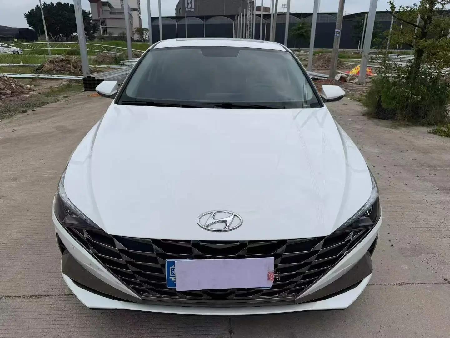 Elantra 2023 1.5L CVT GLS Leading Edition 2