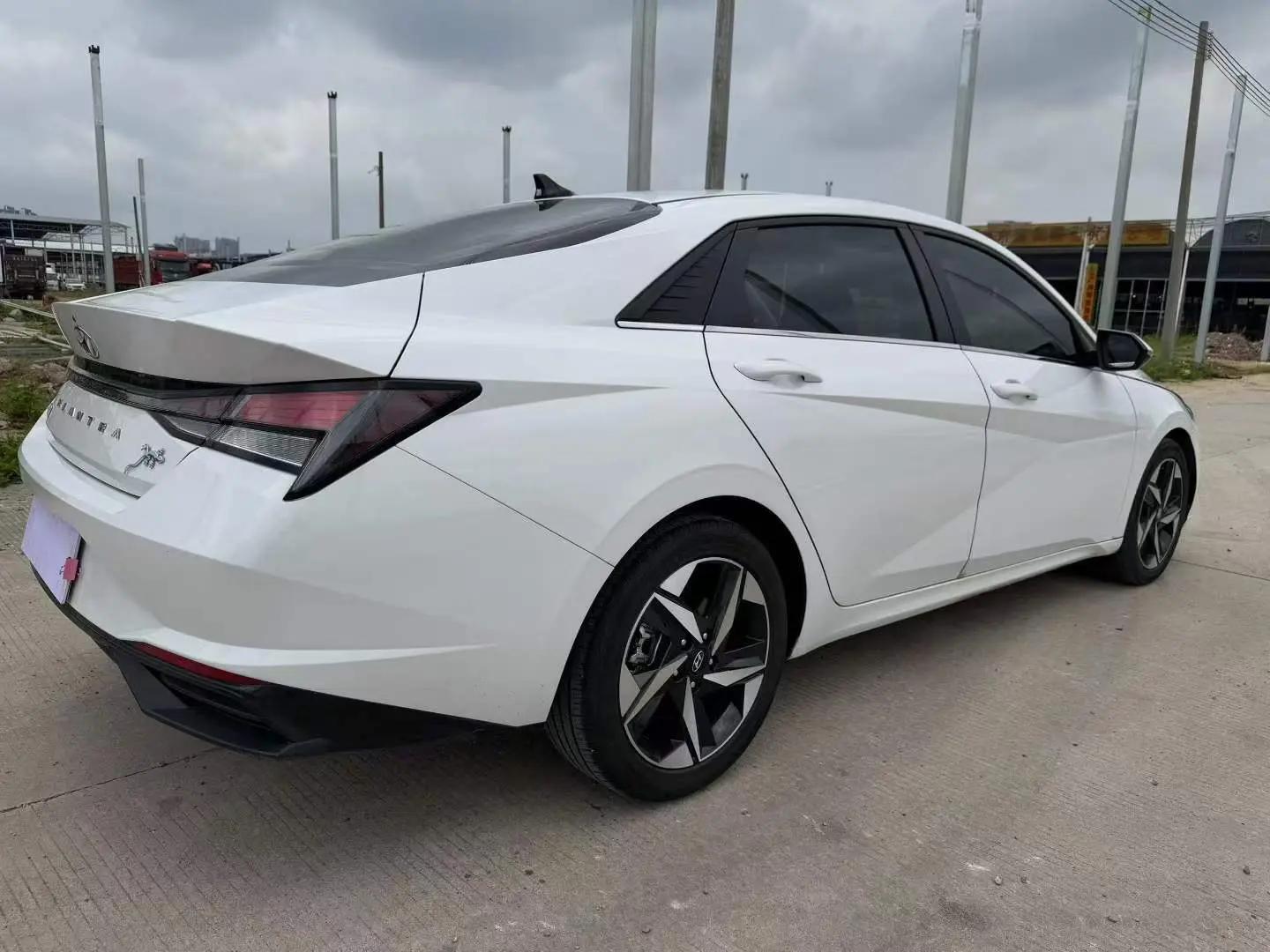 Elantra 2023 1.5L CVT GLS Leading Edition 4