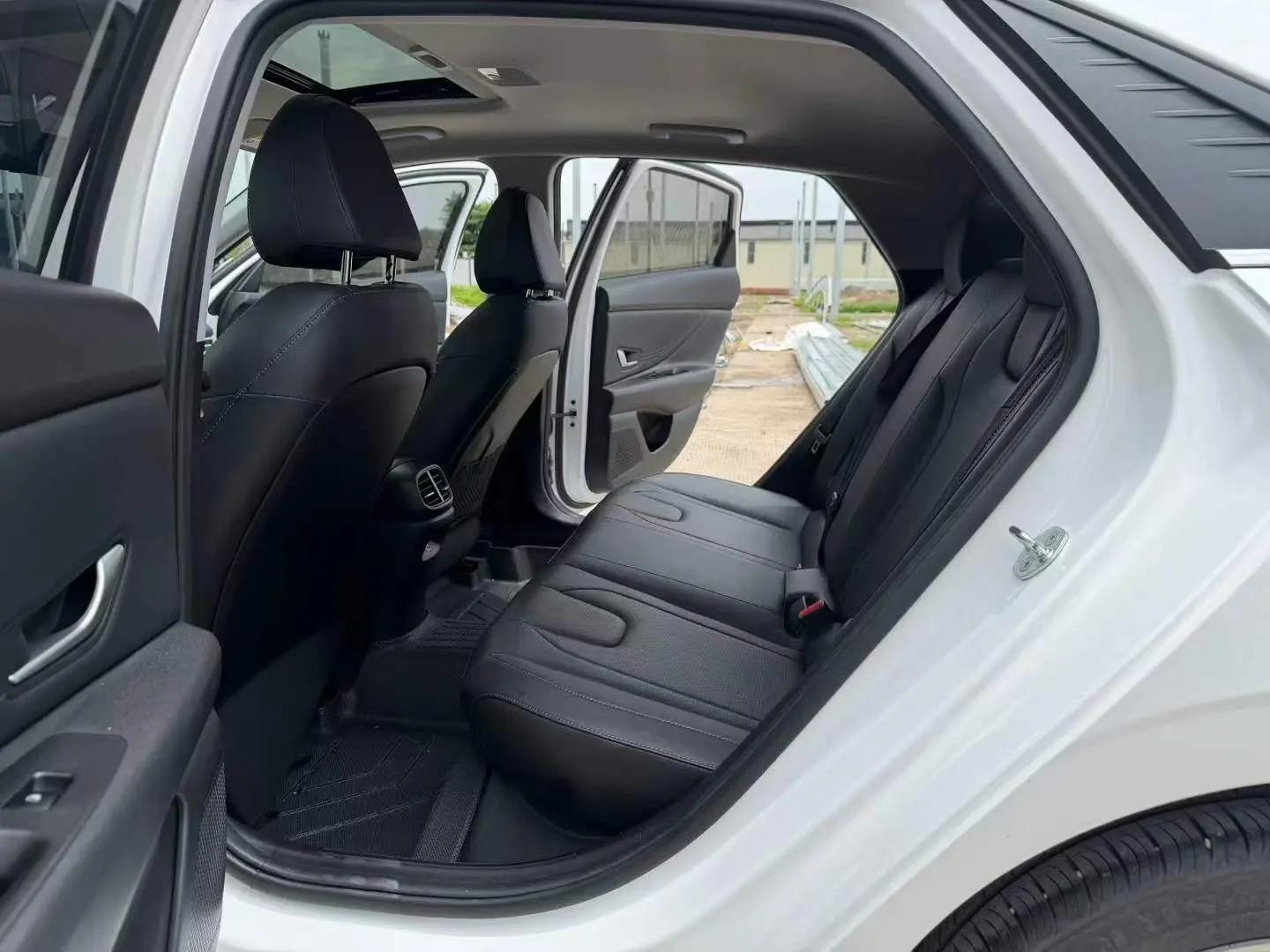 Elantra 2023 1.5L CVT GLS Leading Edition 8
