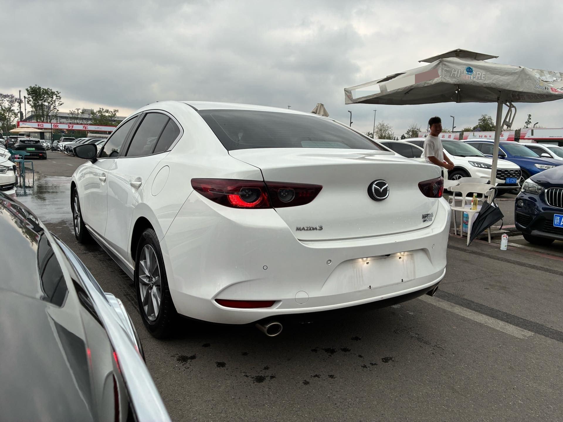Mazda3 Axela 2022 2.0L Automatic Luxury Edition 4
