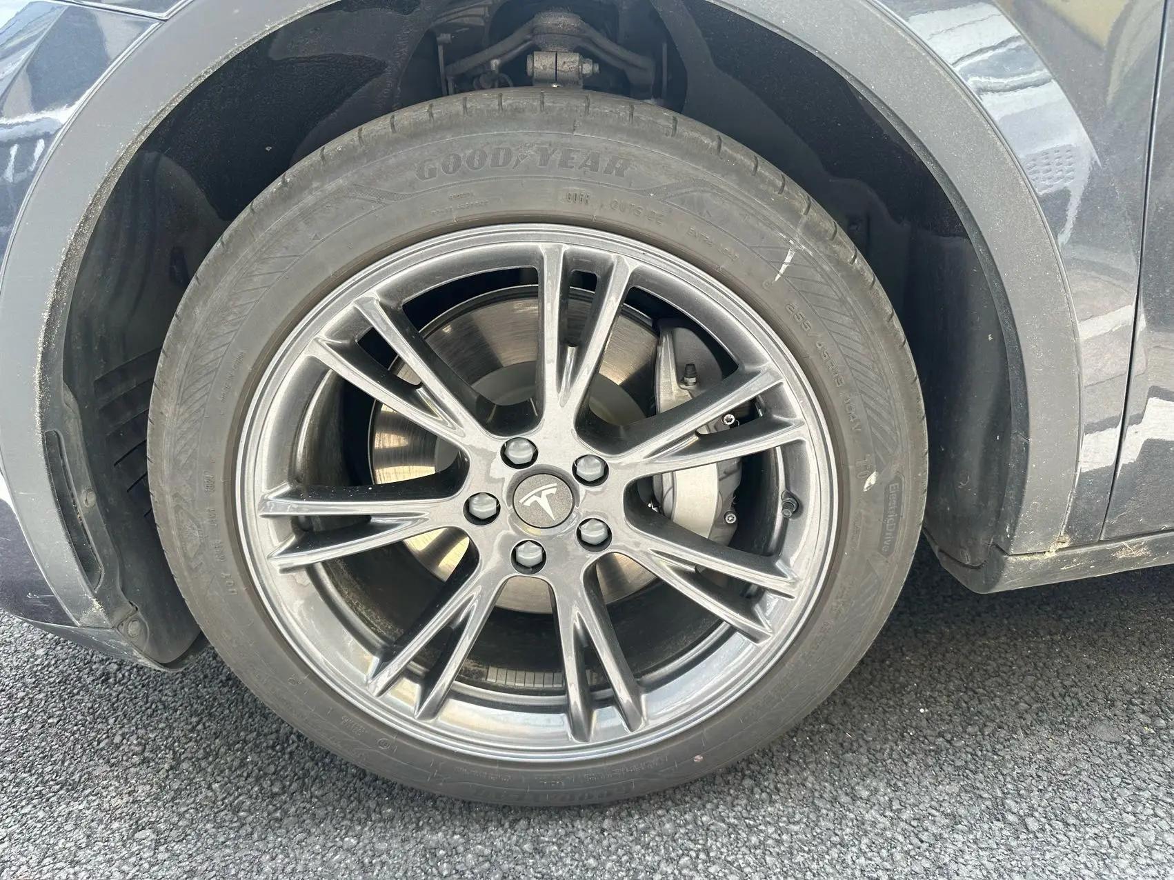 2024 Model Y Rear-Wheel Drive Edition 3