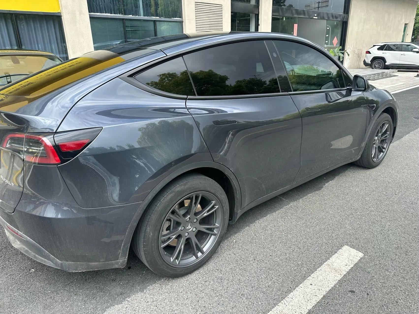 2024 Model Y Rear-Wheel Drive Edition 6