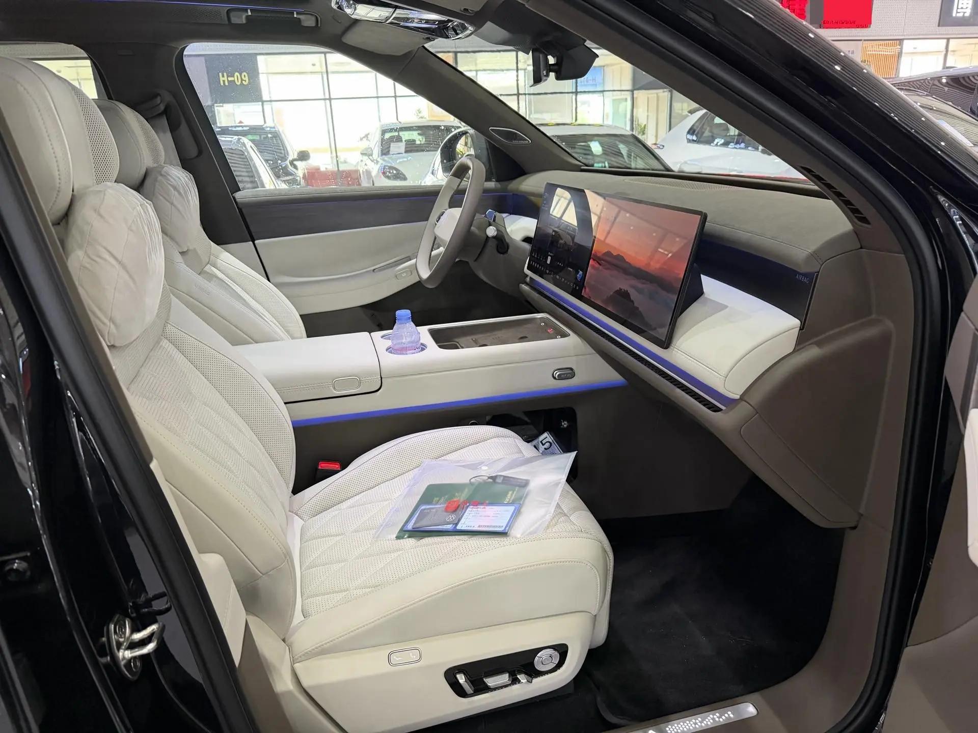 Volkswagen 2026 ID.ERA 9X Max 4-wheel drive automatic gear 5