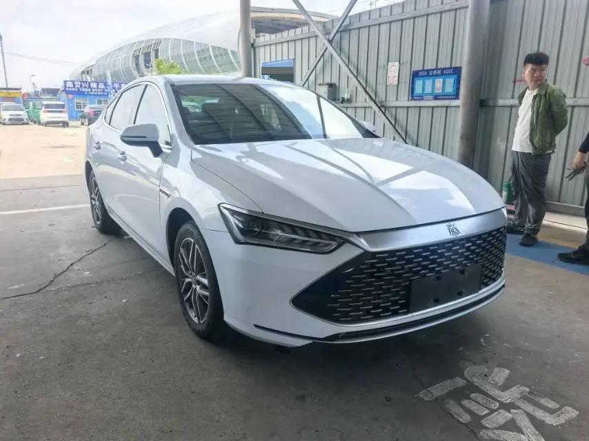 BYD 2023 Qin PLUS DM-i 1.5 CVT Champion Edition Leading Model 120KM Automatic 3