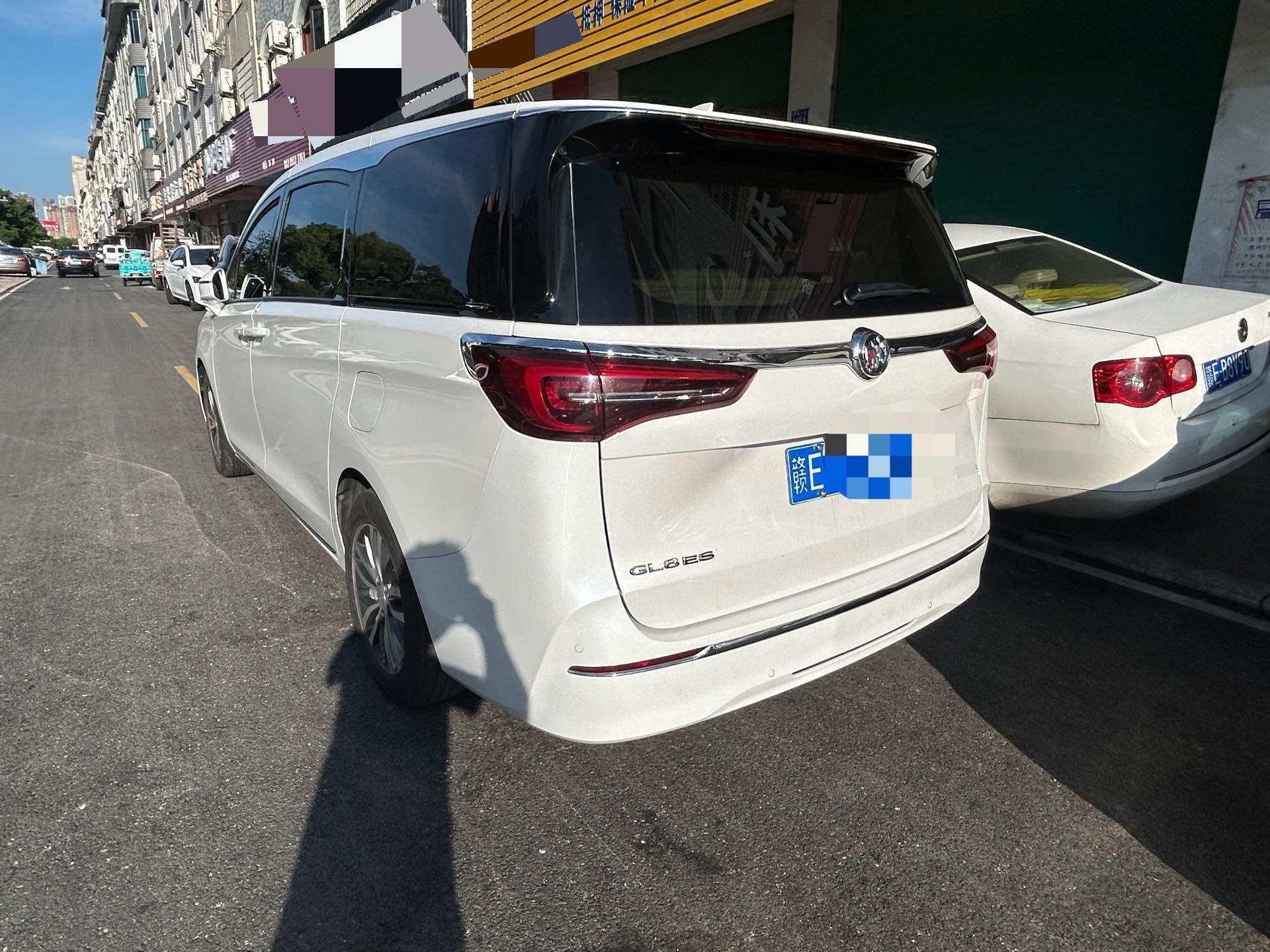 Buick GL8 2023 ES Lu Zun 653T Premium 4