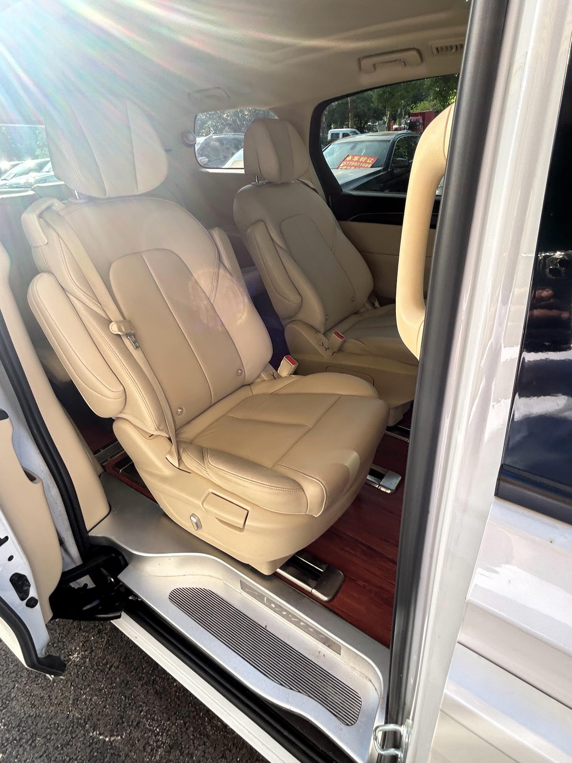 Buick GL8 2023 ES Lu Zun 653T Premium 5