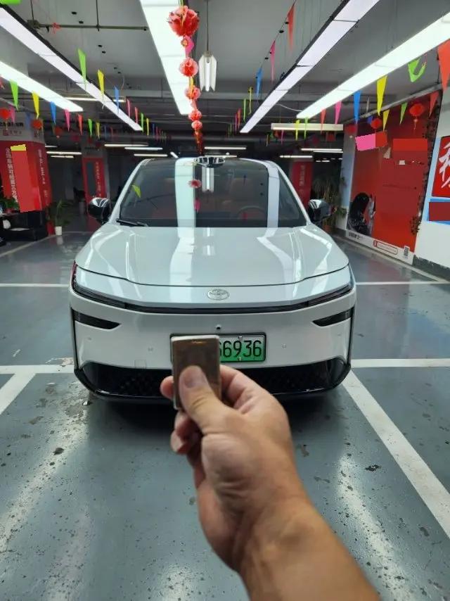 Toyota 2025 Platinum Intelligence 3X 520 Pro Advanced Intelligence Driving Edition Automatic Gear 2