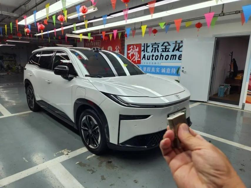 Toyota 2025 Platinum Intelligence 3X 520 Pro Advanced Intelligence Driving Edition Automatic Gear 3
