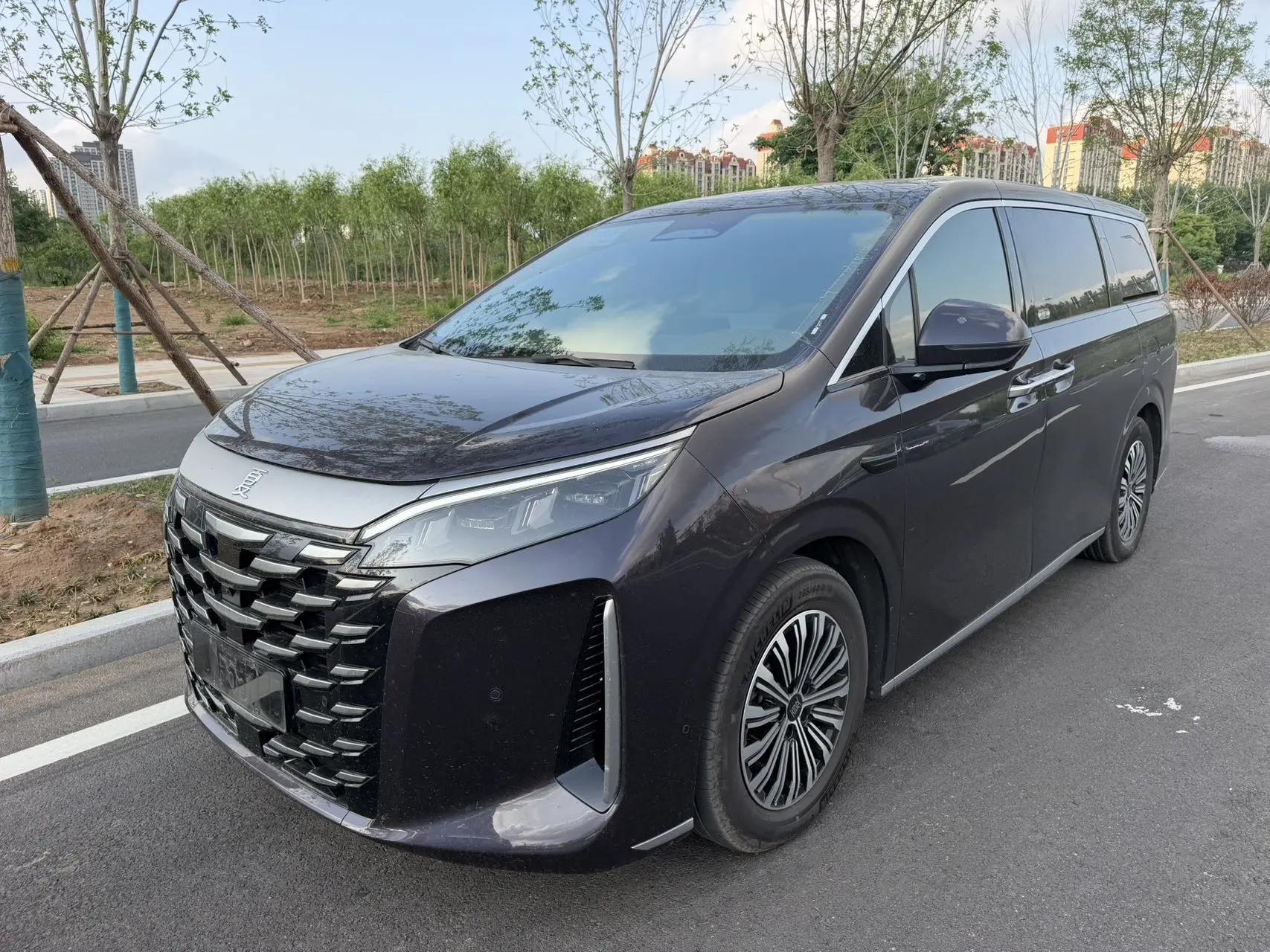 Open image lightbox: BYD 2025 Xia DM-i 1.5T CVT 180km Excellence Edition Automatic