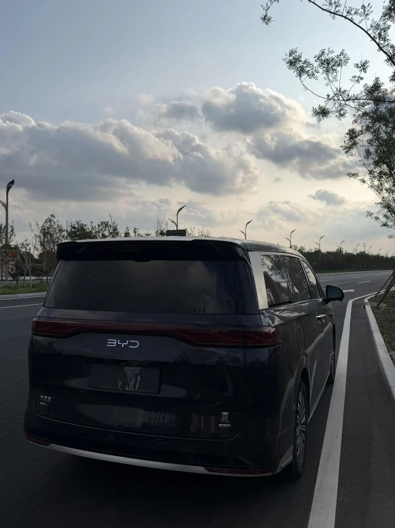 BYD 2025 Xia DM-i 1.5T CVT 180km Excellence Edition Automatic 3