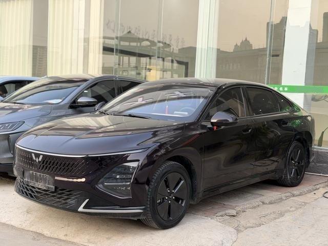 WuLing Starlight 2023 70 Standard Edition