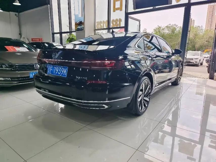 Volkswagen 2024 Passat 2.0TSI 380TSI Deluxe Edition Automatic 9