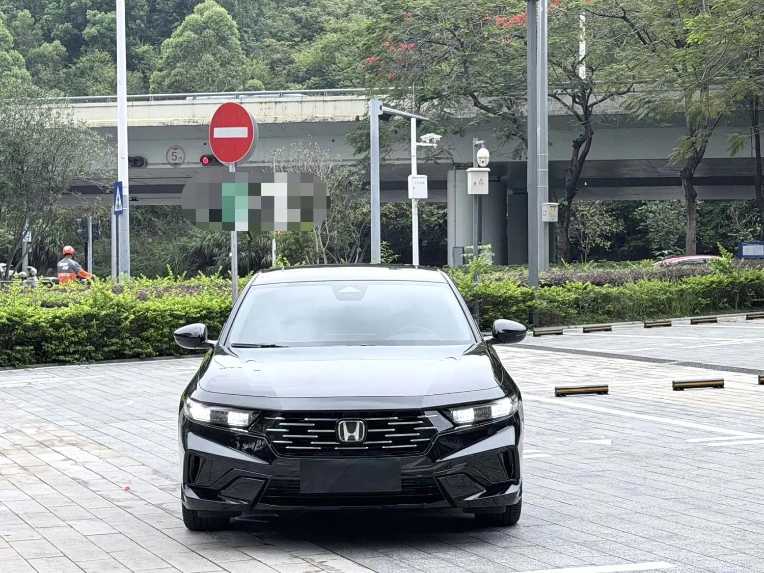 Honda 2025 11th Generation Accord 1.5T Stepless 260TURBO Sports Series Deluxe Automatic Gear 2