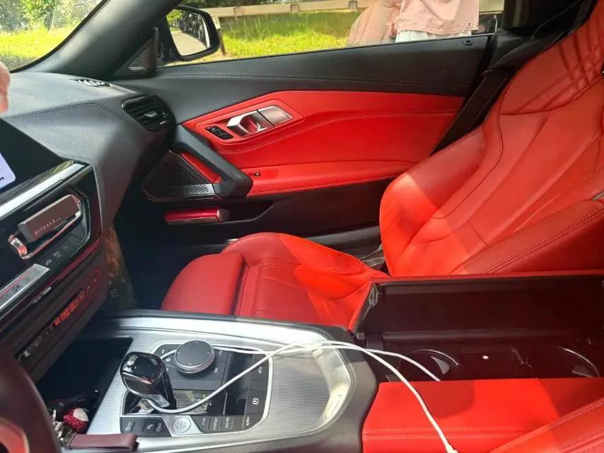 BMW Z4 2022 sDrive 25i M sports obsidian night suit 3