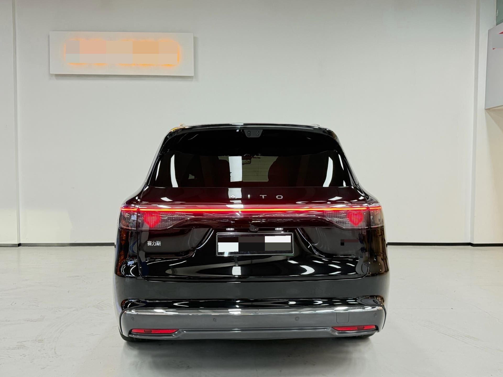 AITO M8 2025 extended range Max version 53.4kWh 6-seat version 4