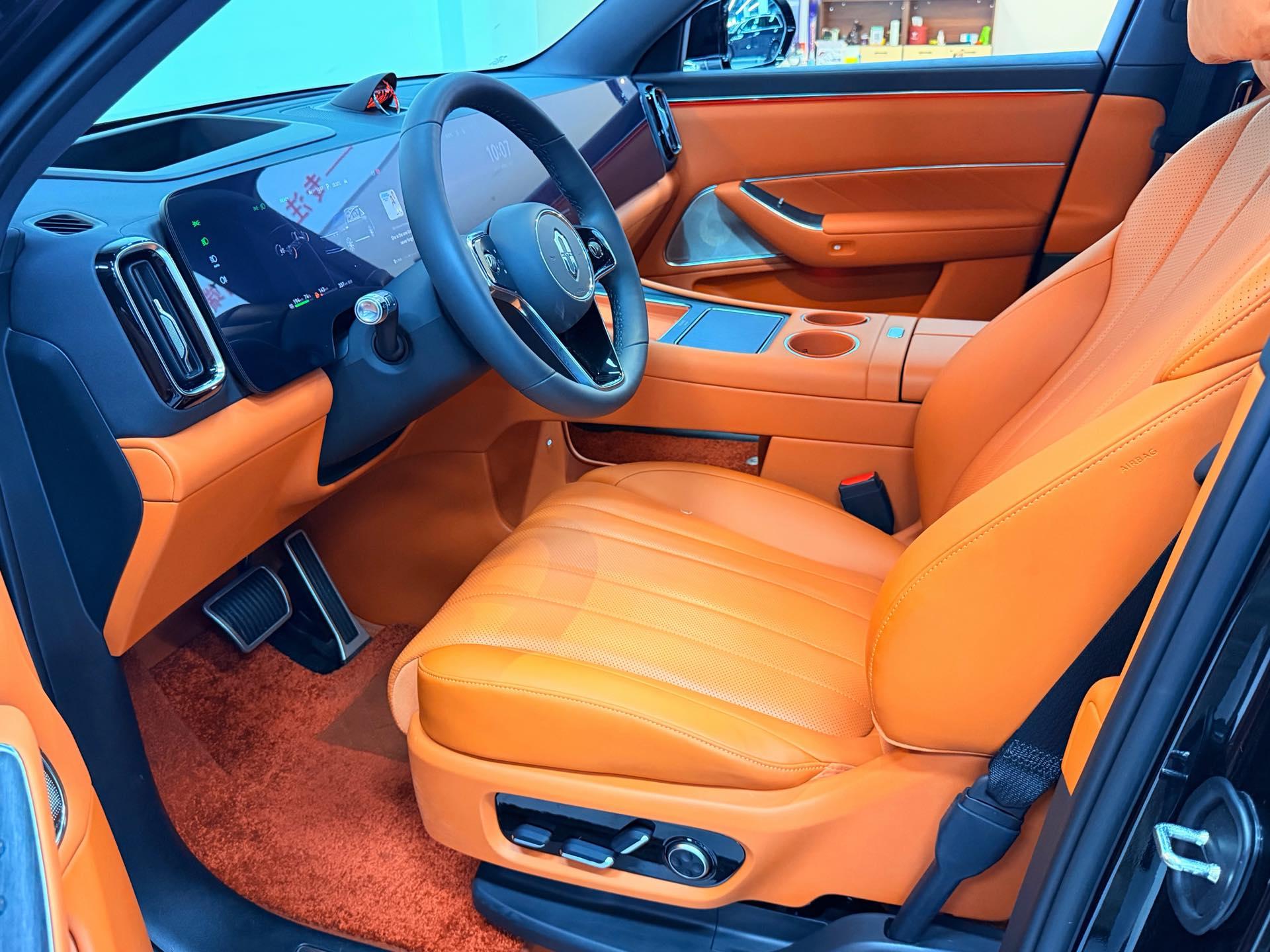 AITO M8 2025 extended range Max version 53.4kWh 6-seat version 5