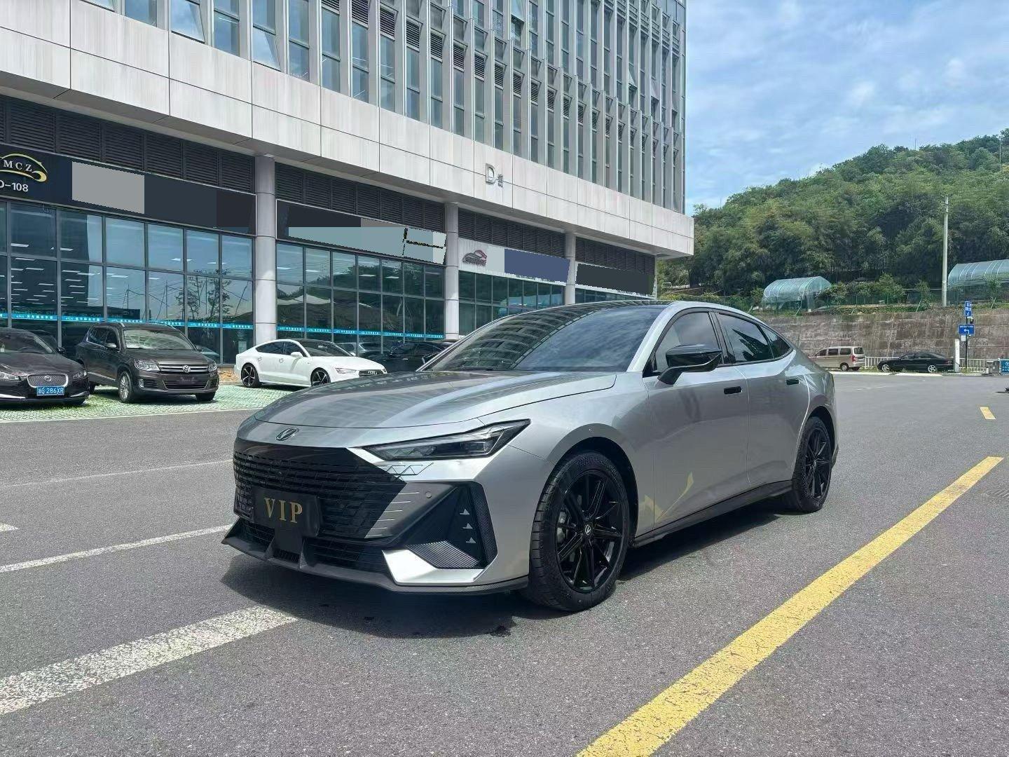 ChangAn 2023 UNI-V 1.5T Prestige Automatic
