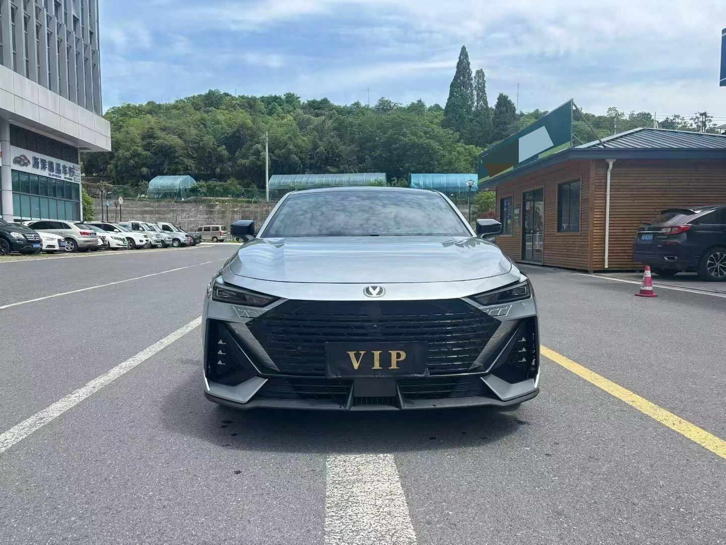 ChangAn 2023 UNI-V 1.5T Prestige Automatic 2