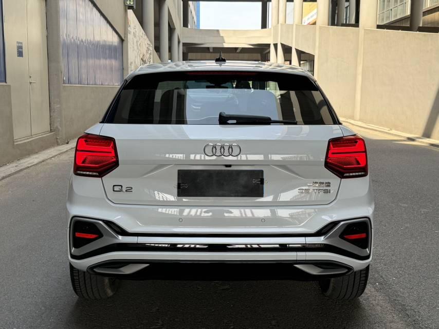 Audi Q2L 2022 35 TFSI Fashion Dynamic 6