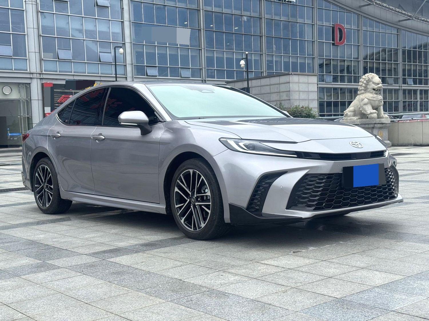 Toyota 2026 Camry Dual Engine 2.0HSE CVT Sport Lite Edition Automatic 3