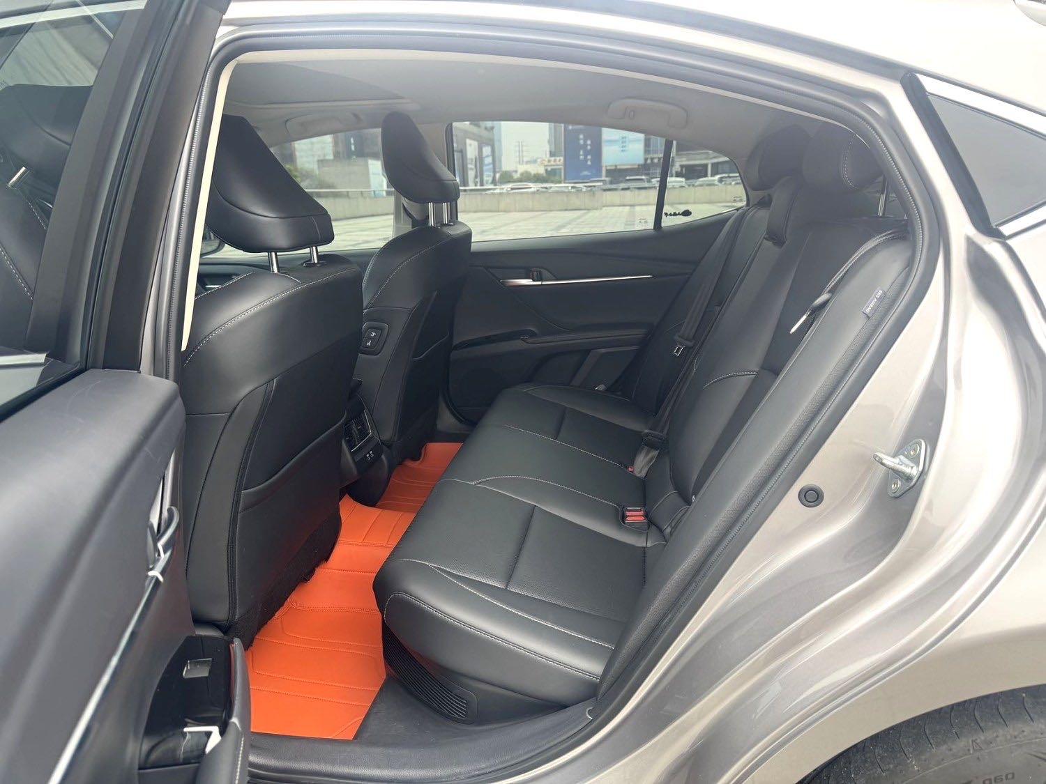 Toyota 2026 Camry Dual Engine 2.0HSE CVT Sport Lite Edition Automatic 6