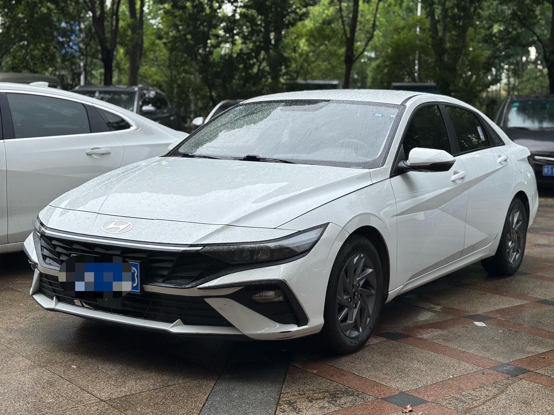 Elantra 2023 1.5L CVT GLS Leading Edition