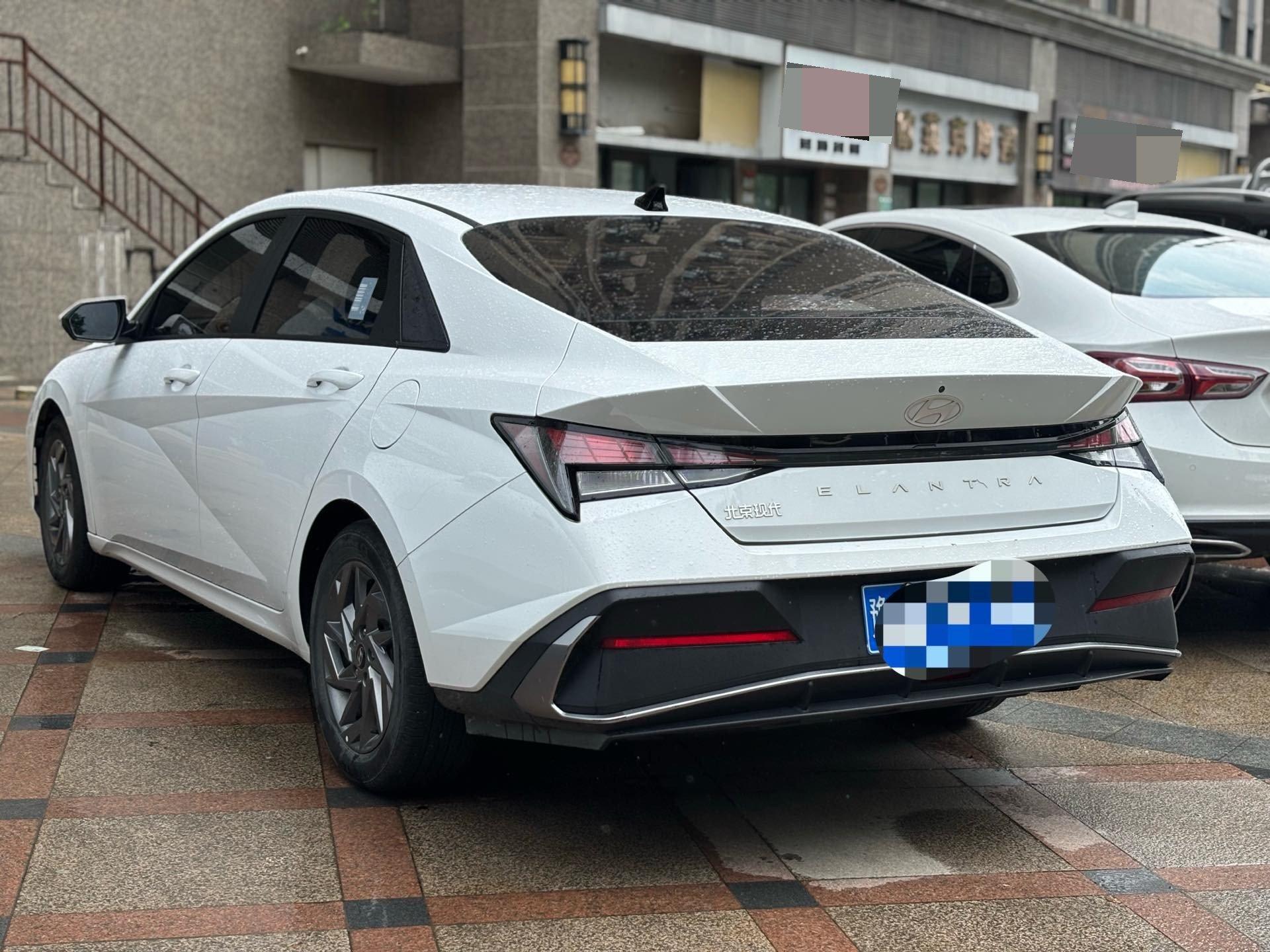 Elantra 2023 1.5L CVT GLS Leading Edition 3