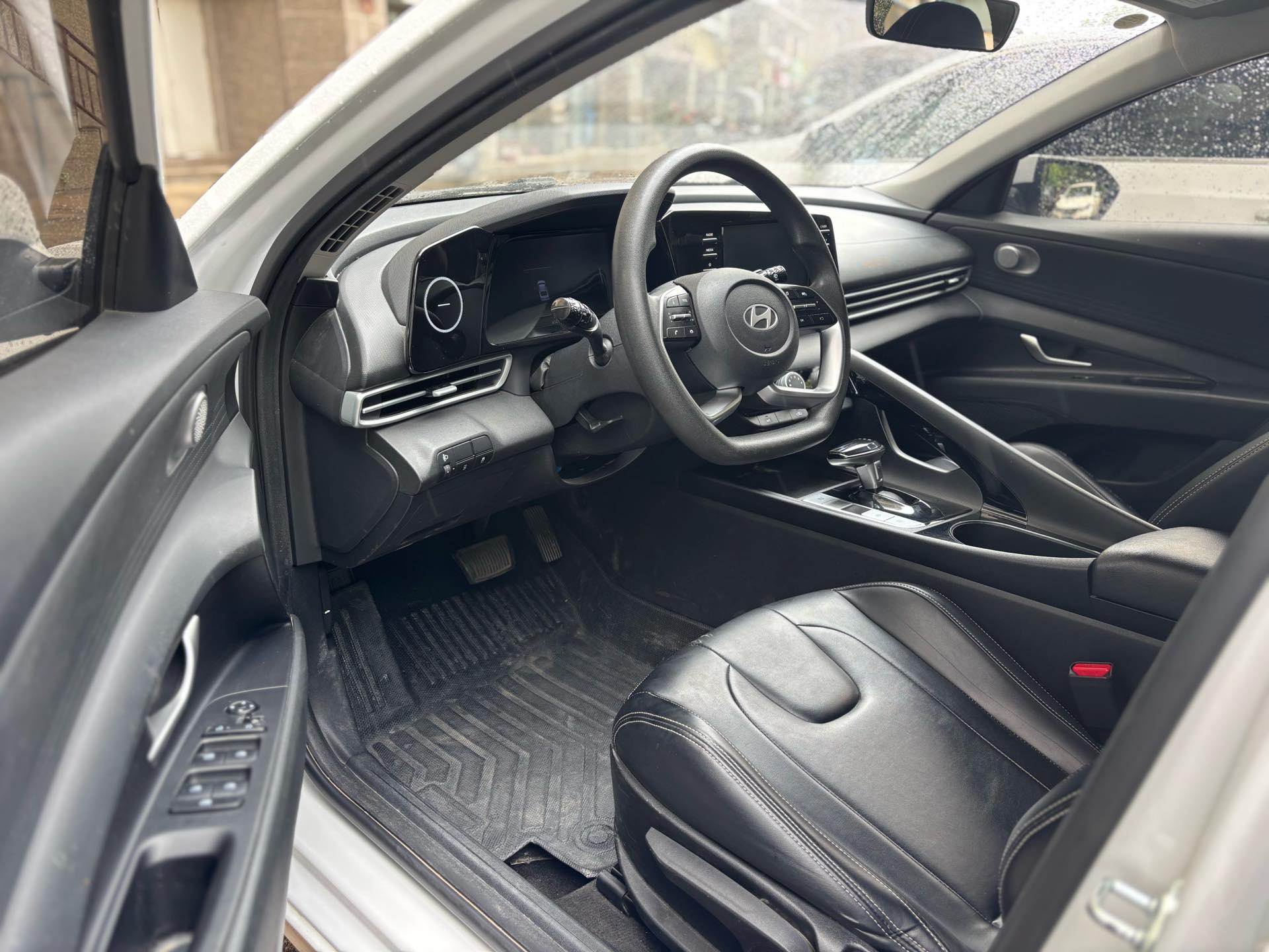Elantra 2023 1.5L CVT GLS Leading Edition 4
