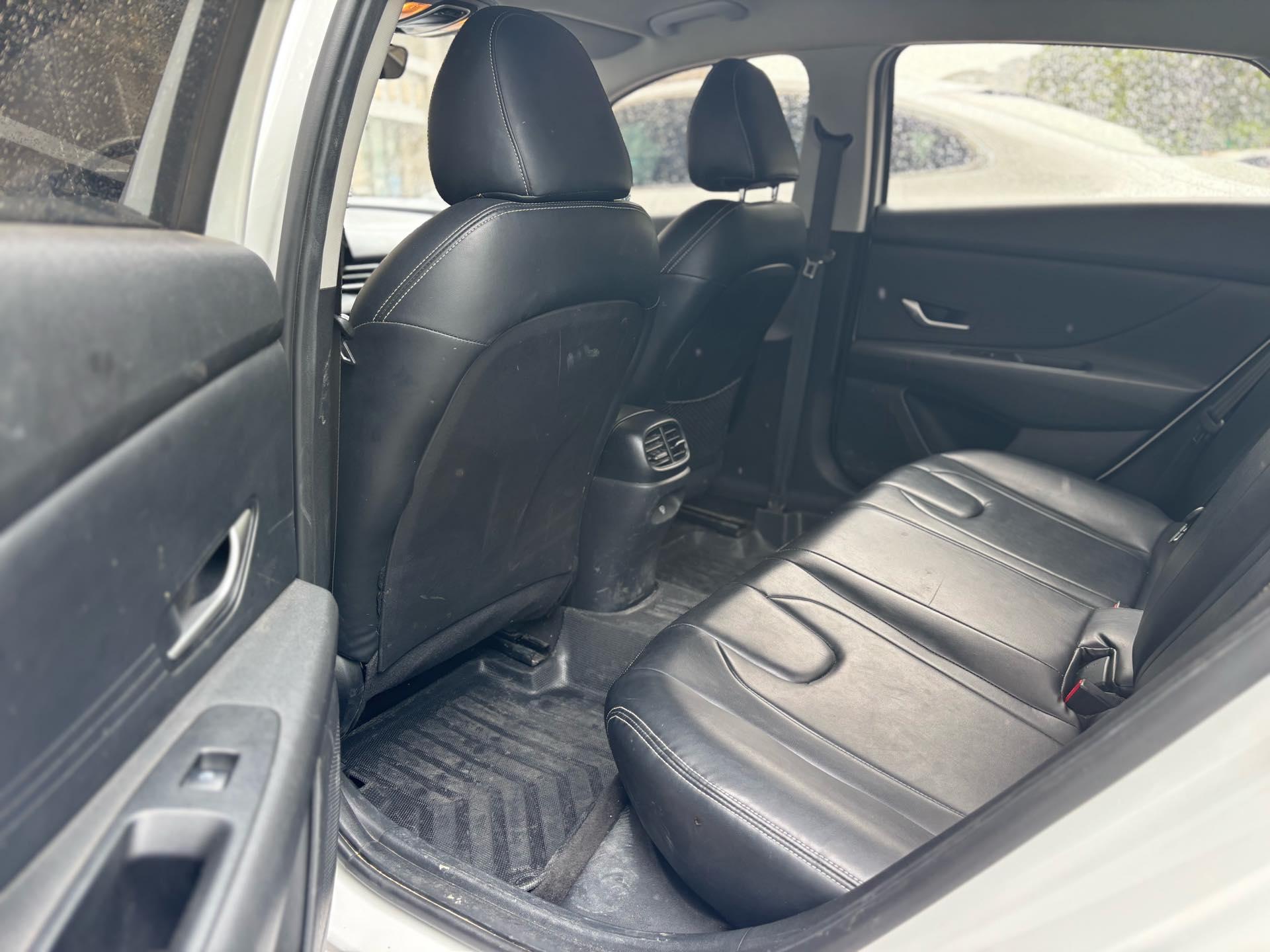Elantra 2023 1.5L CVT GLS Leading Edition 5