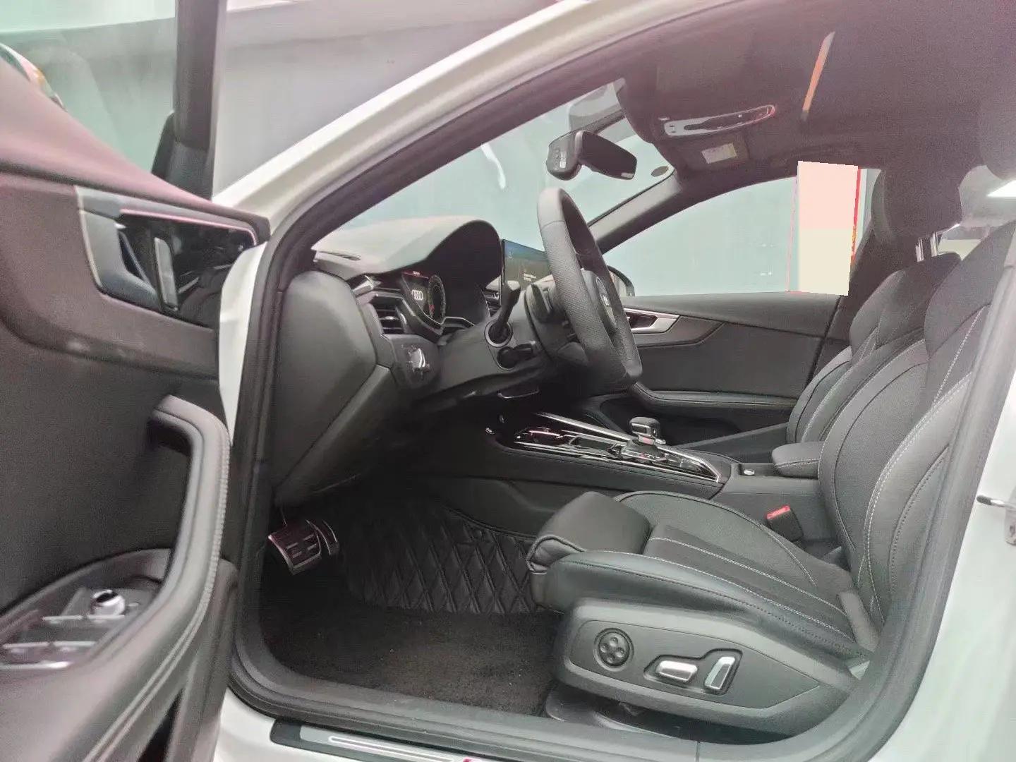 Audi 2024 A4L 2.0TFSI 40TFSI Luxury Dynamic Edition, Automatic 3