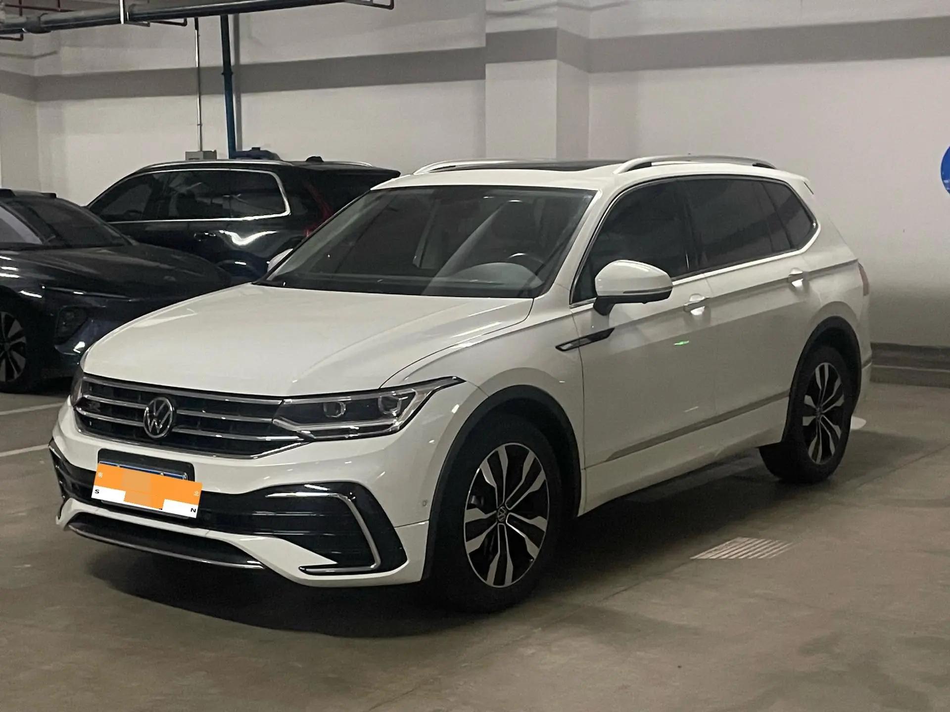 Volkswagen 2024 Tiguan L R-Line 2.0TSI 330TSI Two-Drive R-Line Overdrive Automatic Gear