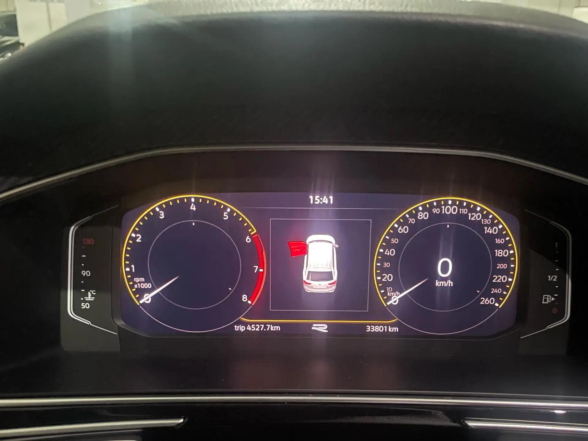 Volkswagen 2024 Tiguan L R-Line 2.0TSI 330TSI Two-Drive R-Line Overdrive Automatic Gear 10