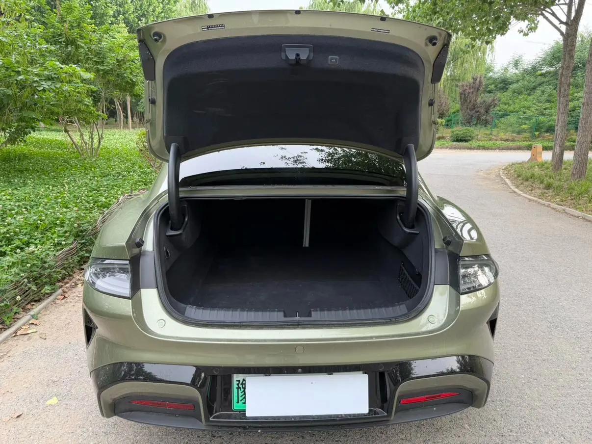MI SU7 2024 700km Rear Drive Standard Founding Edition 13