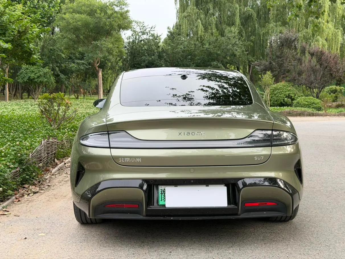 MI SU7 2024 700km Rear Drive Standard Founding Edition 16