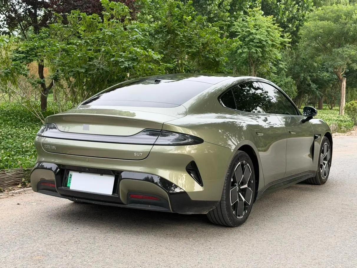 MI SU7 2024 700km Rear Drive Standard Founding Edition 17