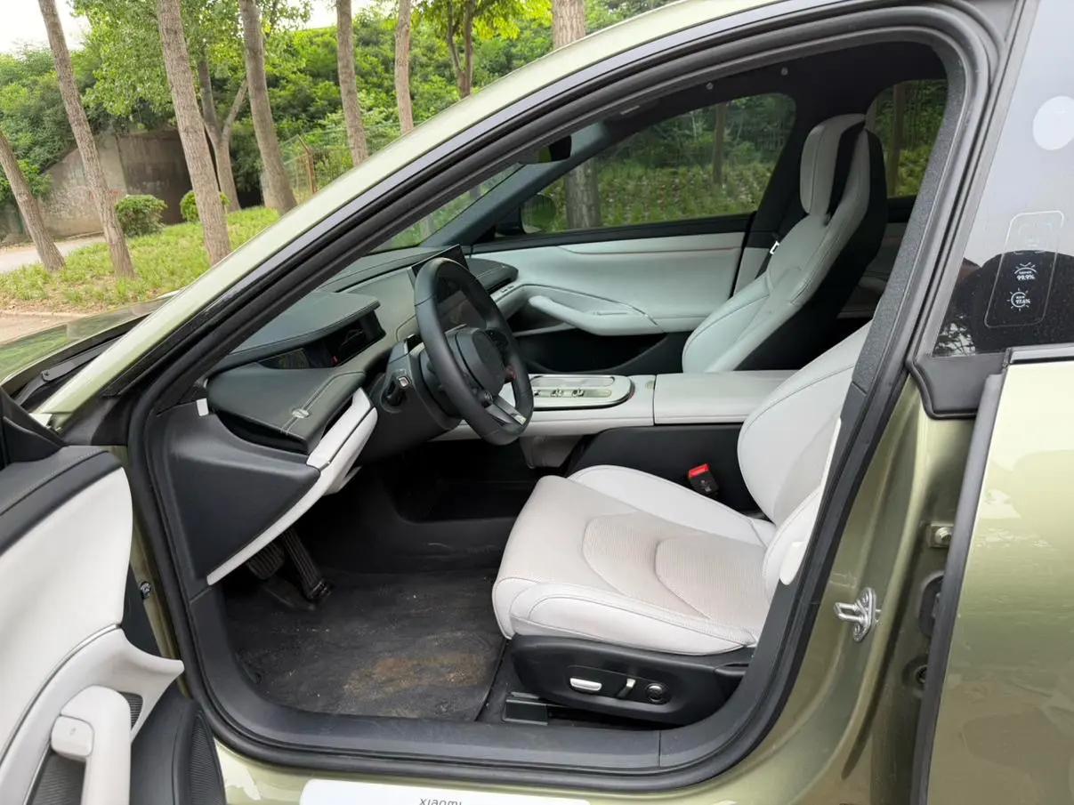 MI SU7 2024 700km Rear Drive Standard Founding Edition 4
