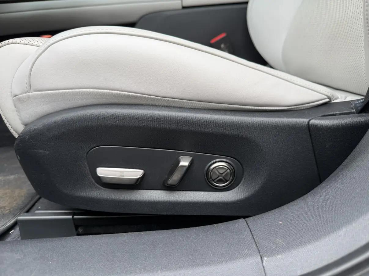 MI SU7 2024 700km Rear Drive Standard Founding Edition 5