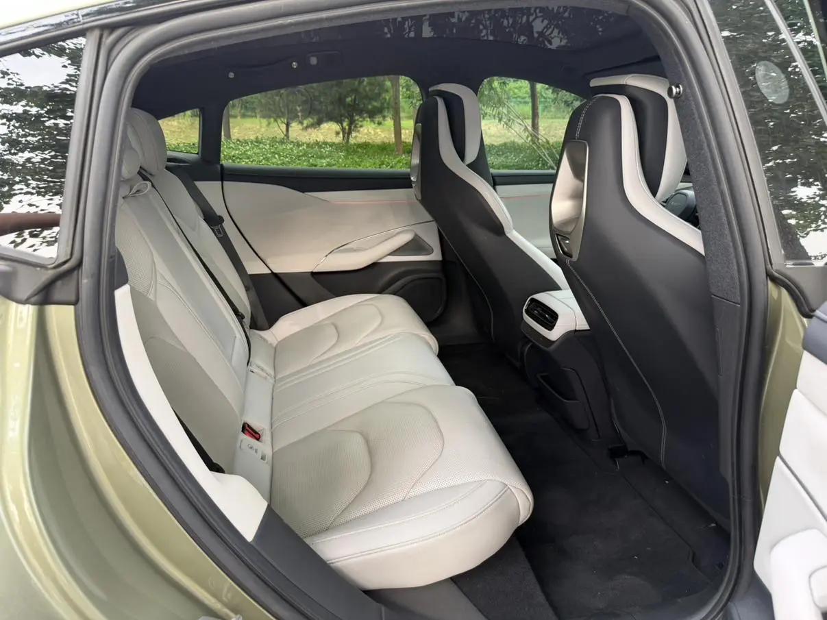 MI SU7 2024 700km Rear Drive Standard Founding Edition 9