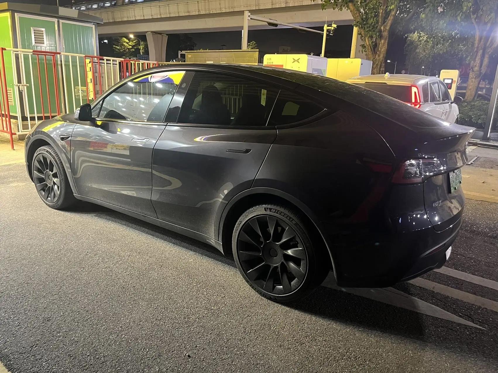 2024 Model Y Rear-Wheel Drive Edition 5
