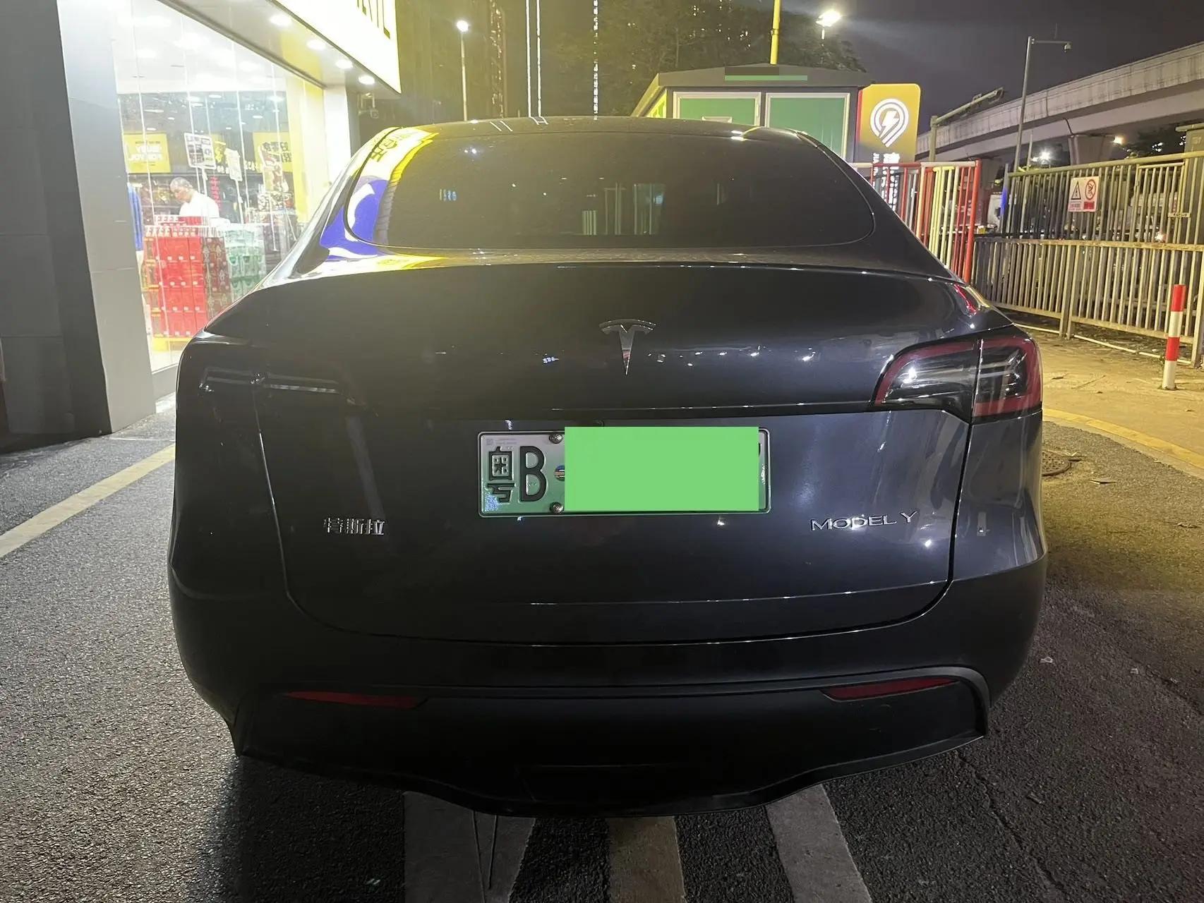 2024 Model Y Rear-Wheel Drive Edition 6