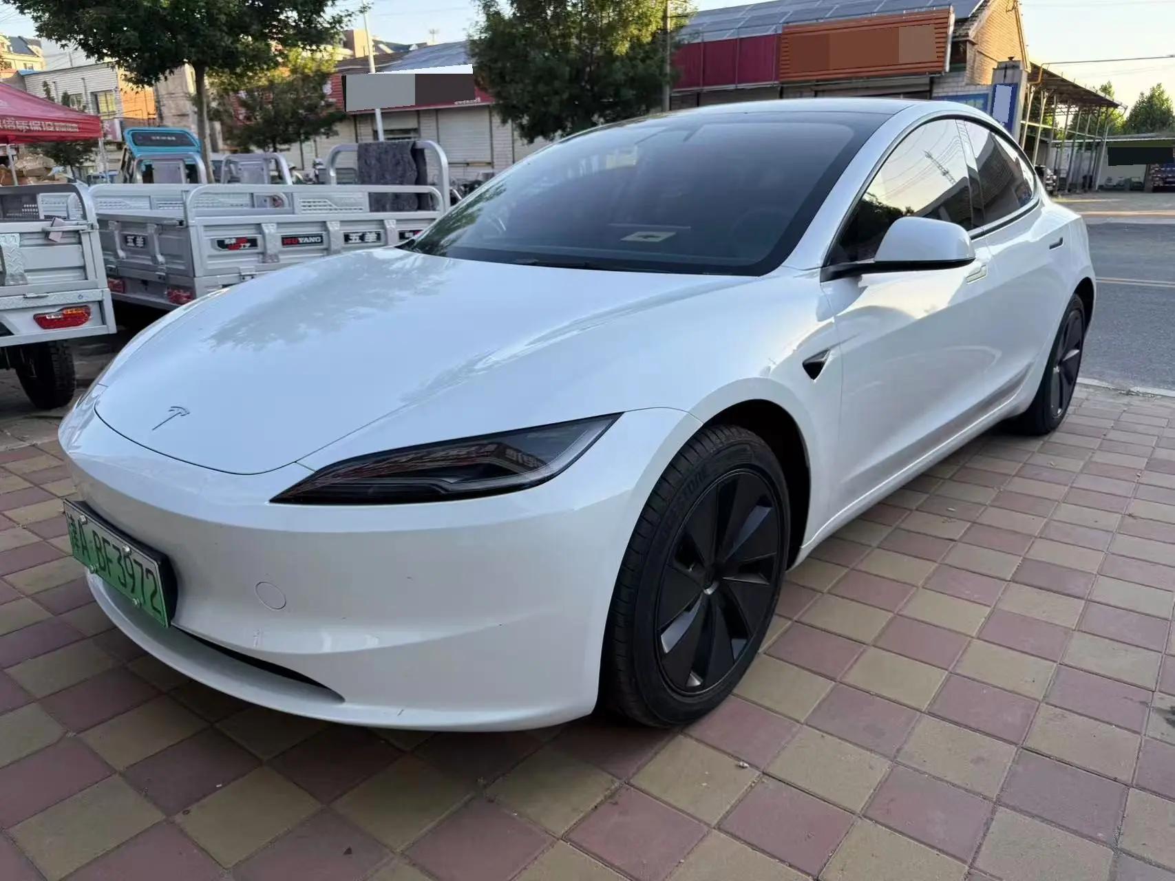 Tesla 2025 Model 3 Rear-Wheel Drive Automatic