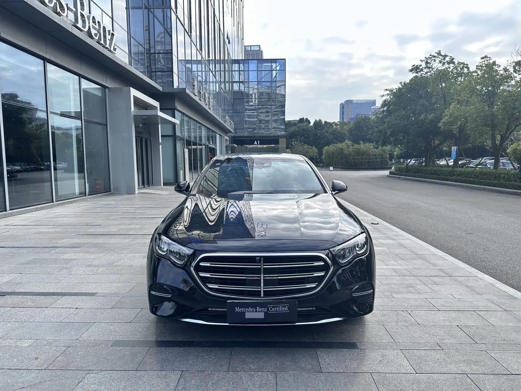 Mercedes Benz E-Class New Energy 2024 Model E 350 e L 2.0T Automatic 3