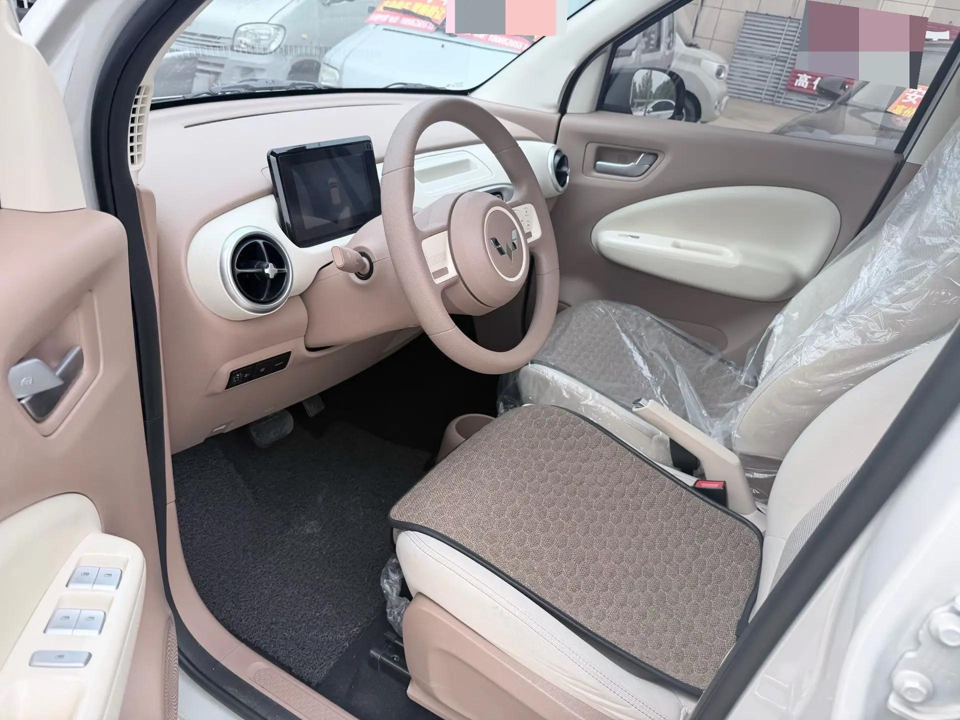 WuLing 2024 HongGuang MINI EV 215km Youth Edition Automatic 4